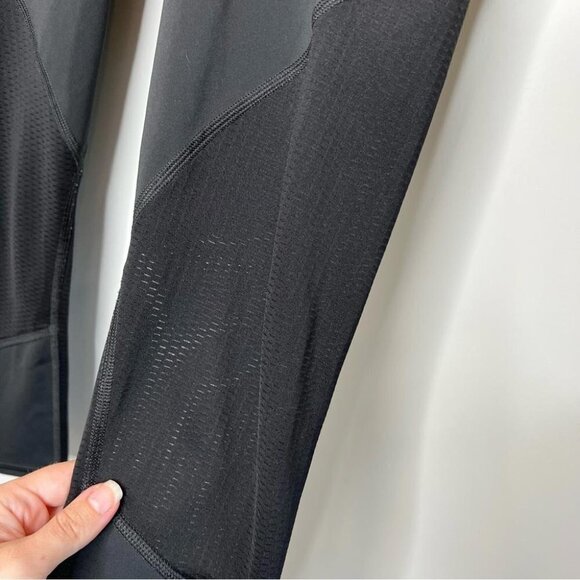 Athleta Womens Size XS Contender Capri Pants Black Mesh Cropped Legging Workout - Picture 4 of 13